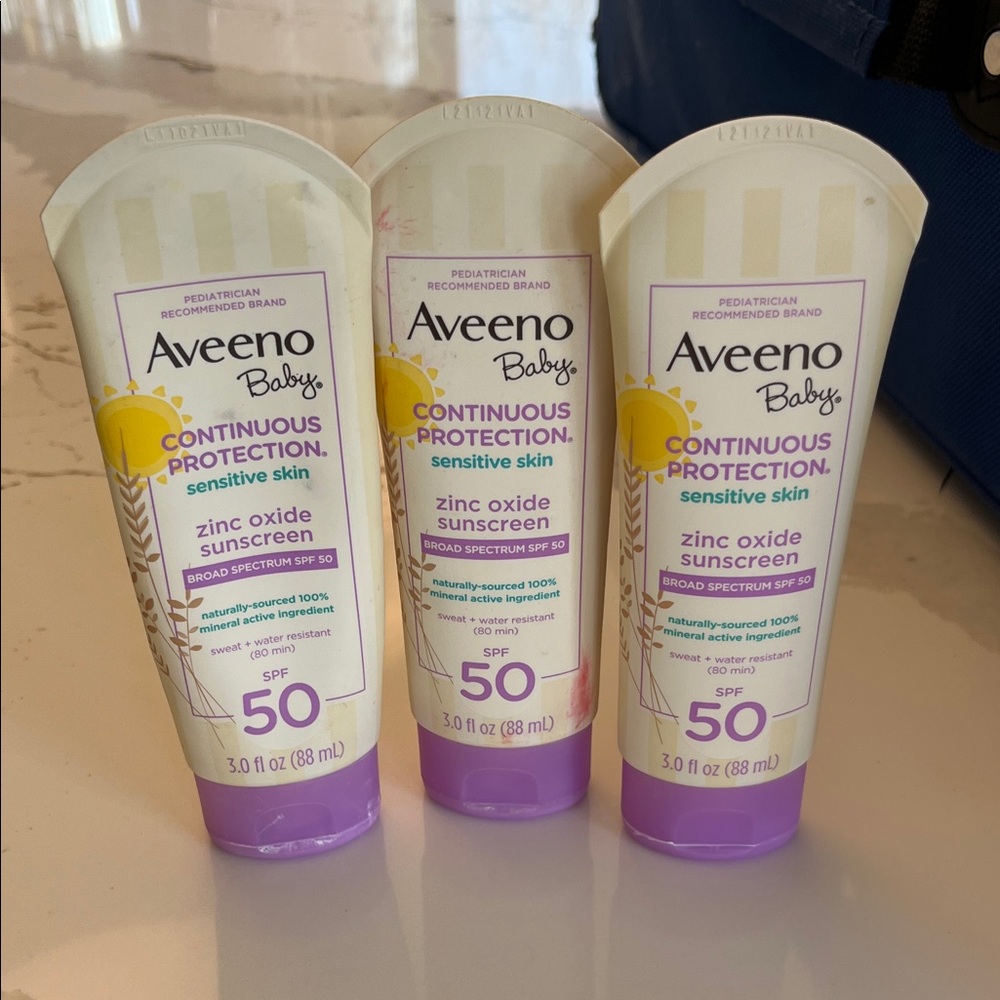 Aveeno Baby Zinc Oxide Sunscreen SPF 50 - Purple and White